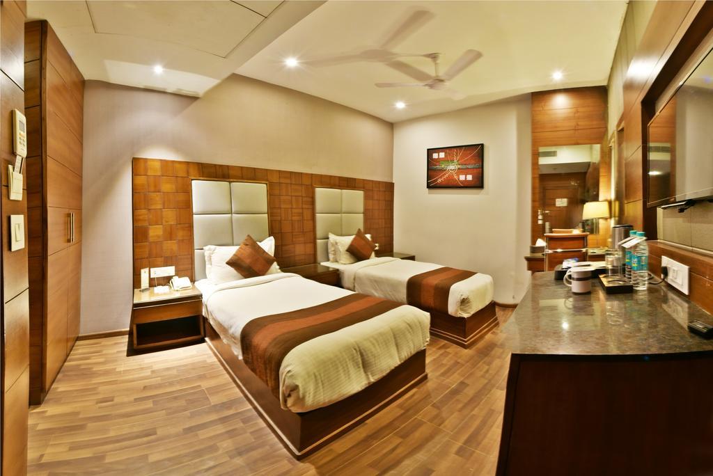 Hotel Sawera Grand