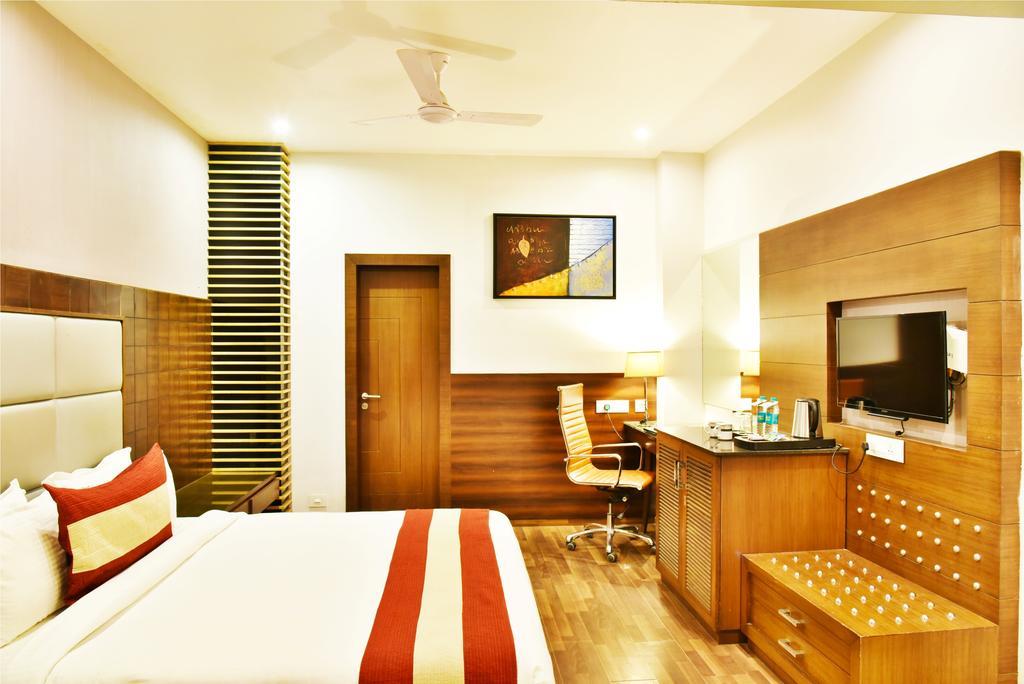 Hotel Sawera Grand