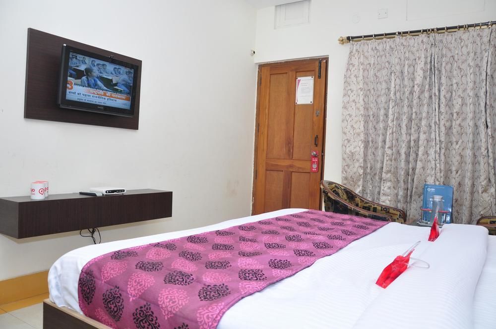 Oyo Queens Road 3*