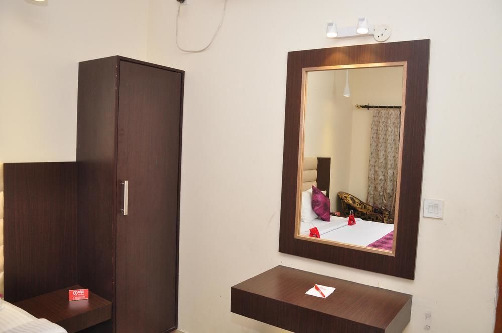 Oyo Queens Road Hotel 3*