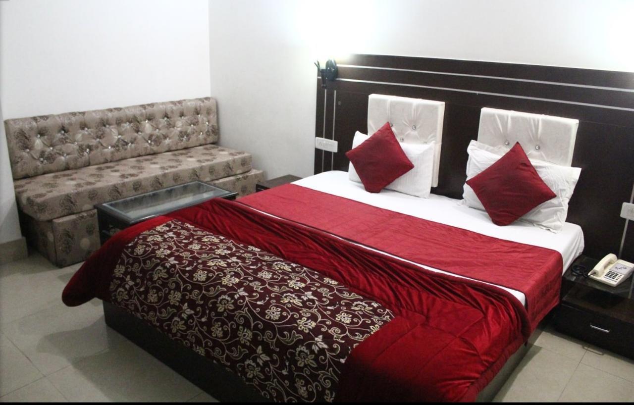 Hotel Oyo 16415 Kishore International