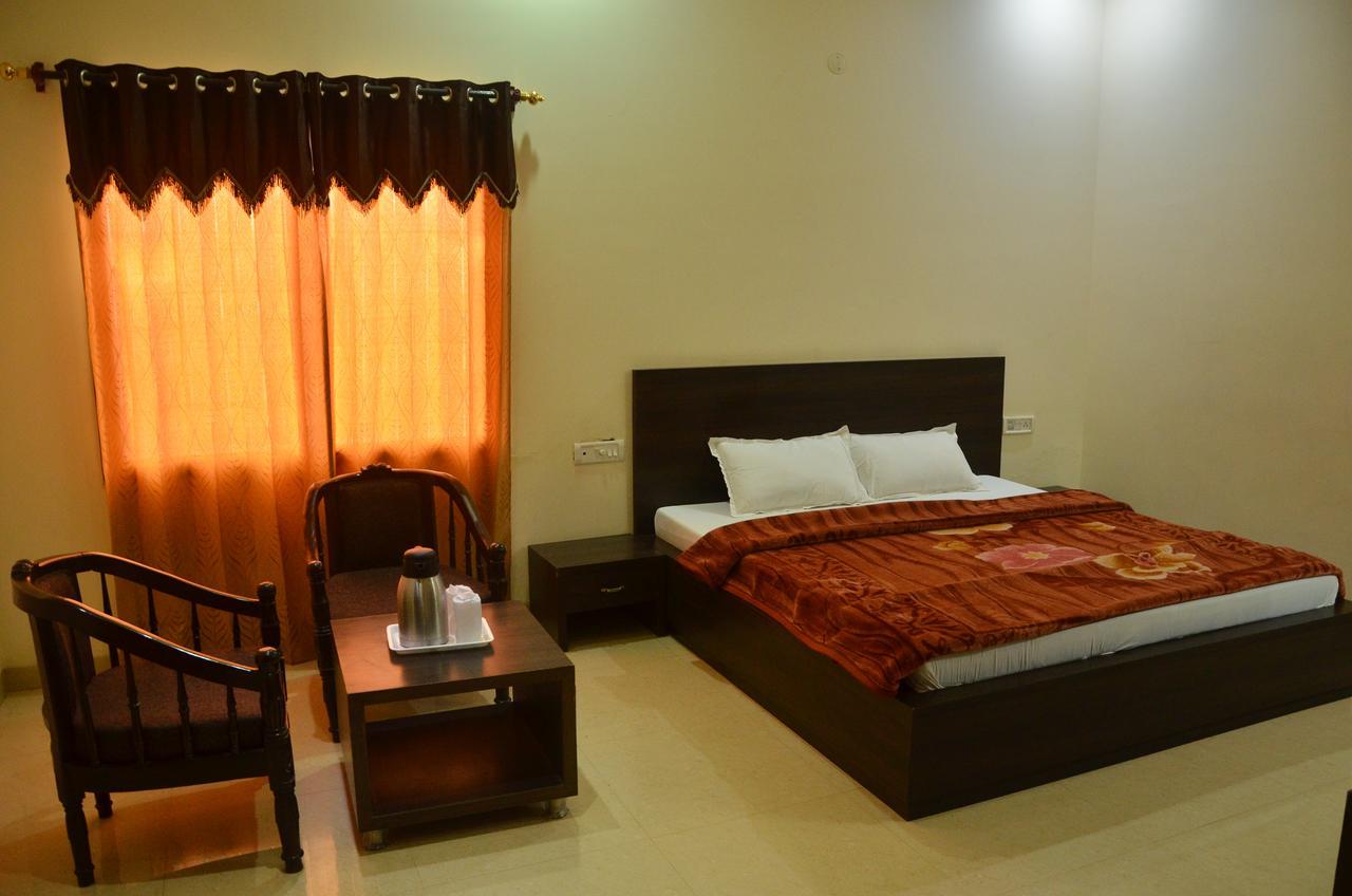 Milan Palace Hotel 2*