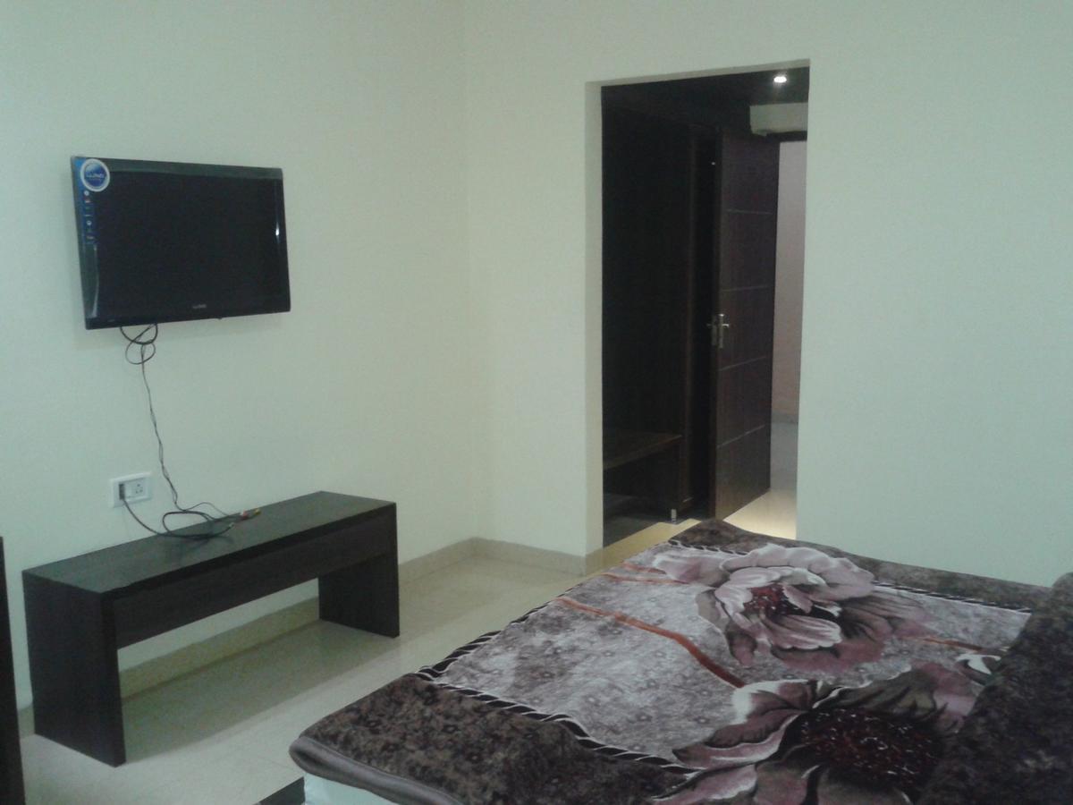 Milan Palace 2*