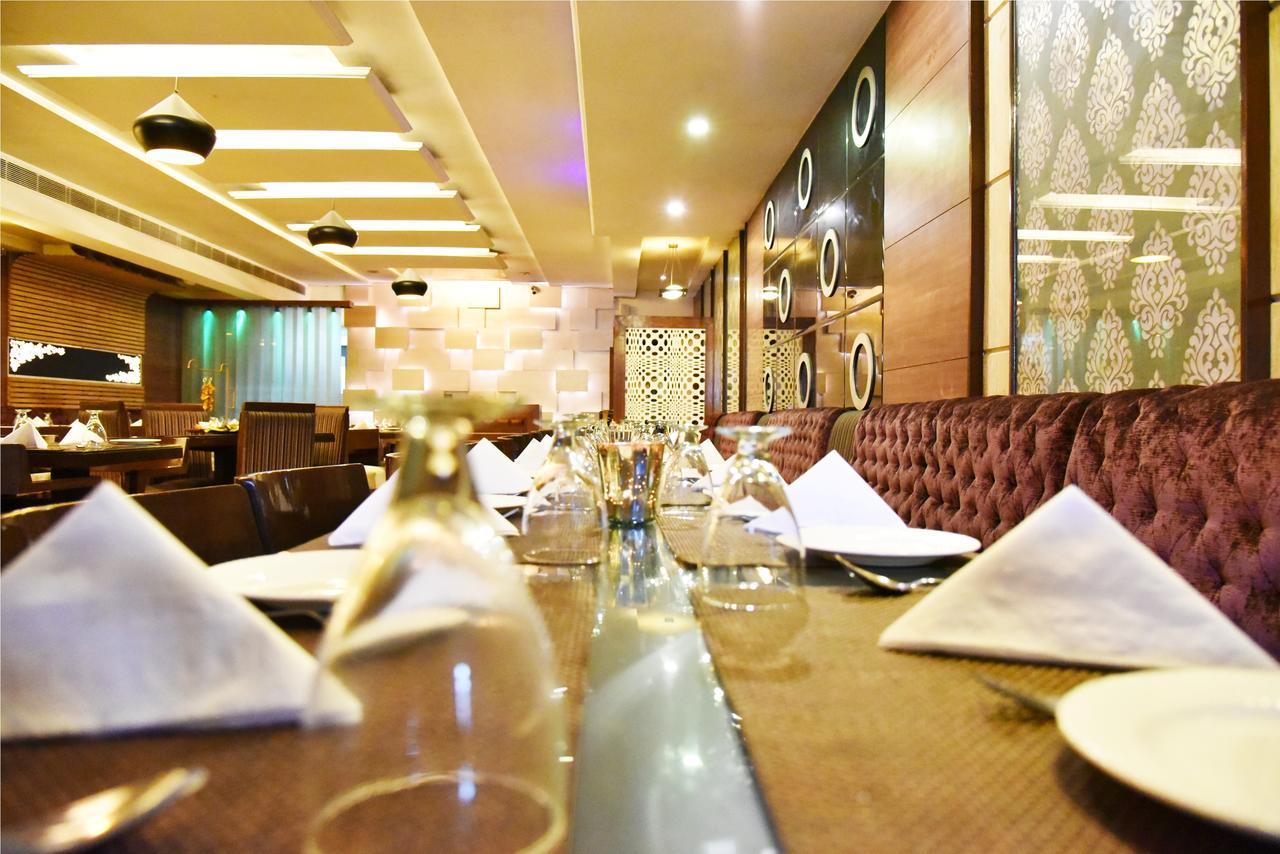 Shiraz Castle Hotel 3*