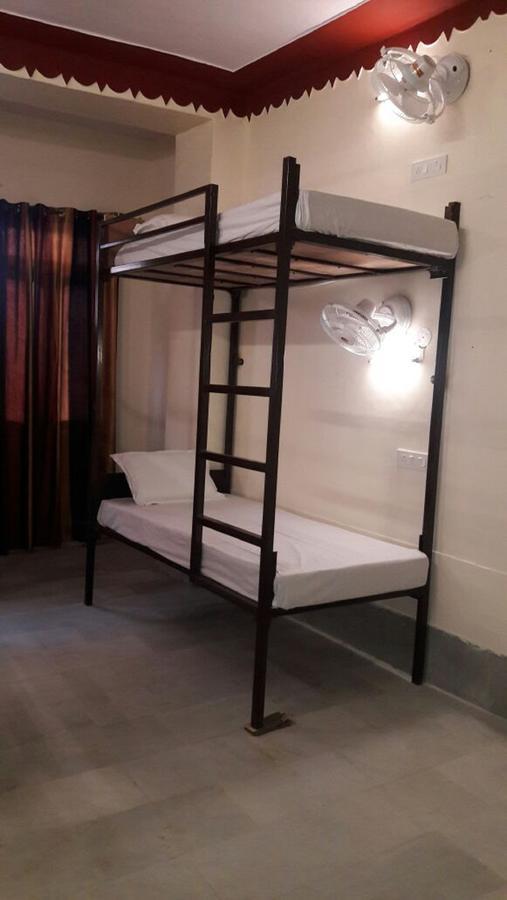 Hostel Wow Backpackers *