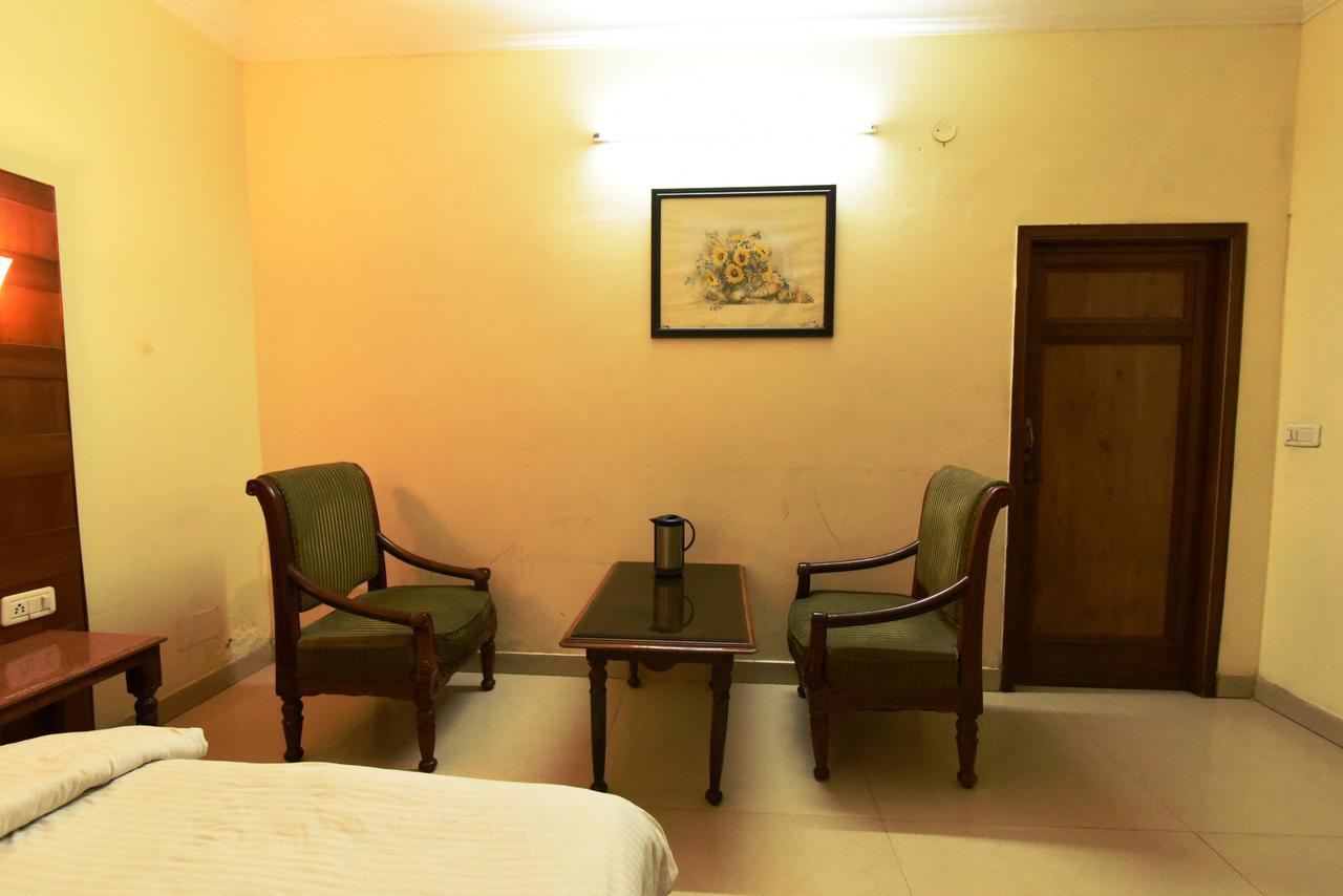 Hotel Shiraz Castle 3*