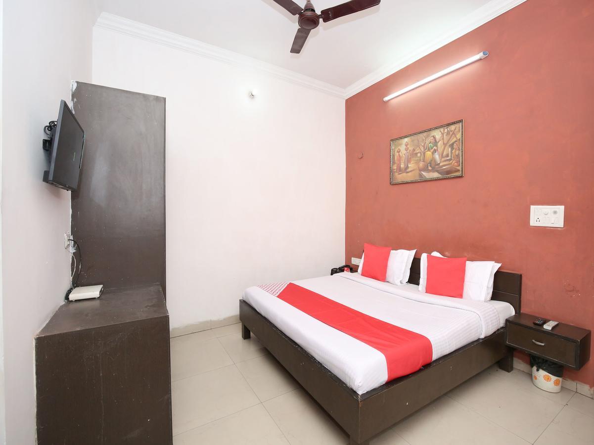 Oyo 12972 Krishna Castle Inn