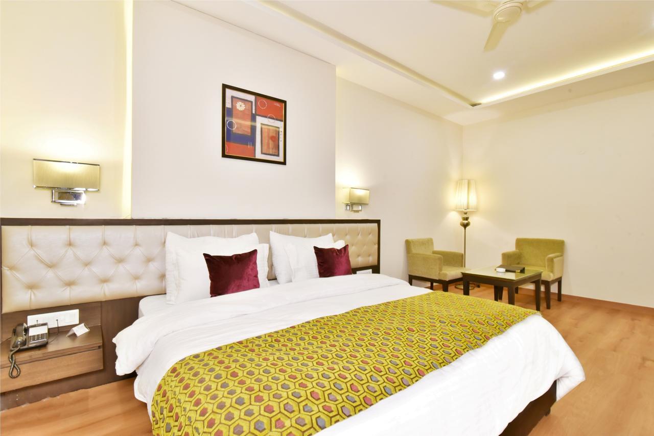 Shiraz Castle 3*