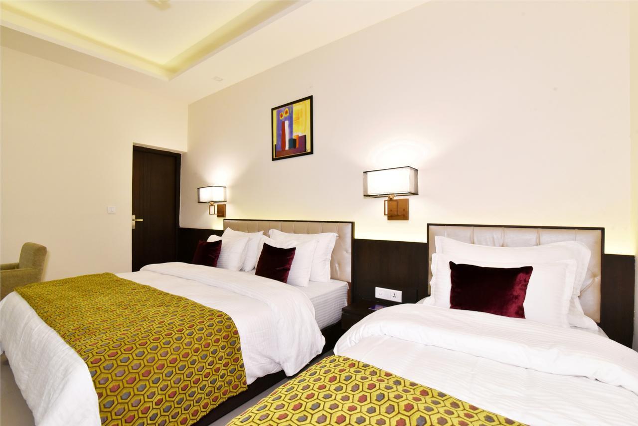 Shiraz Castle Hotel