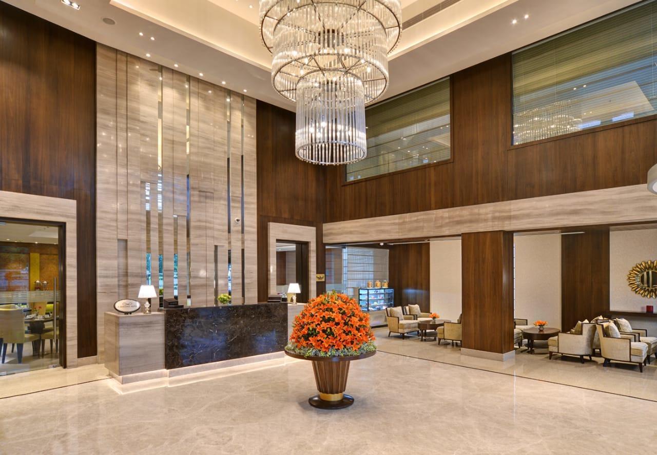 Golden Sarovar Portico 4*