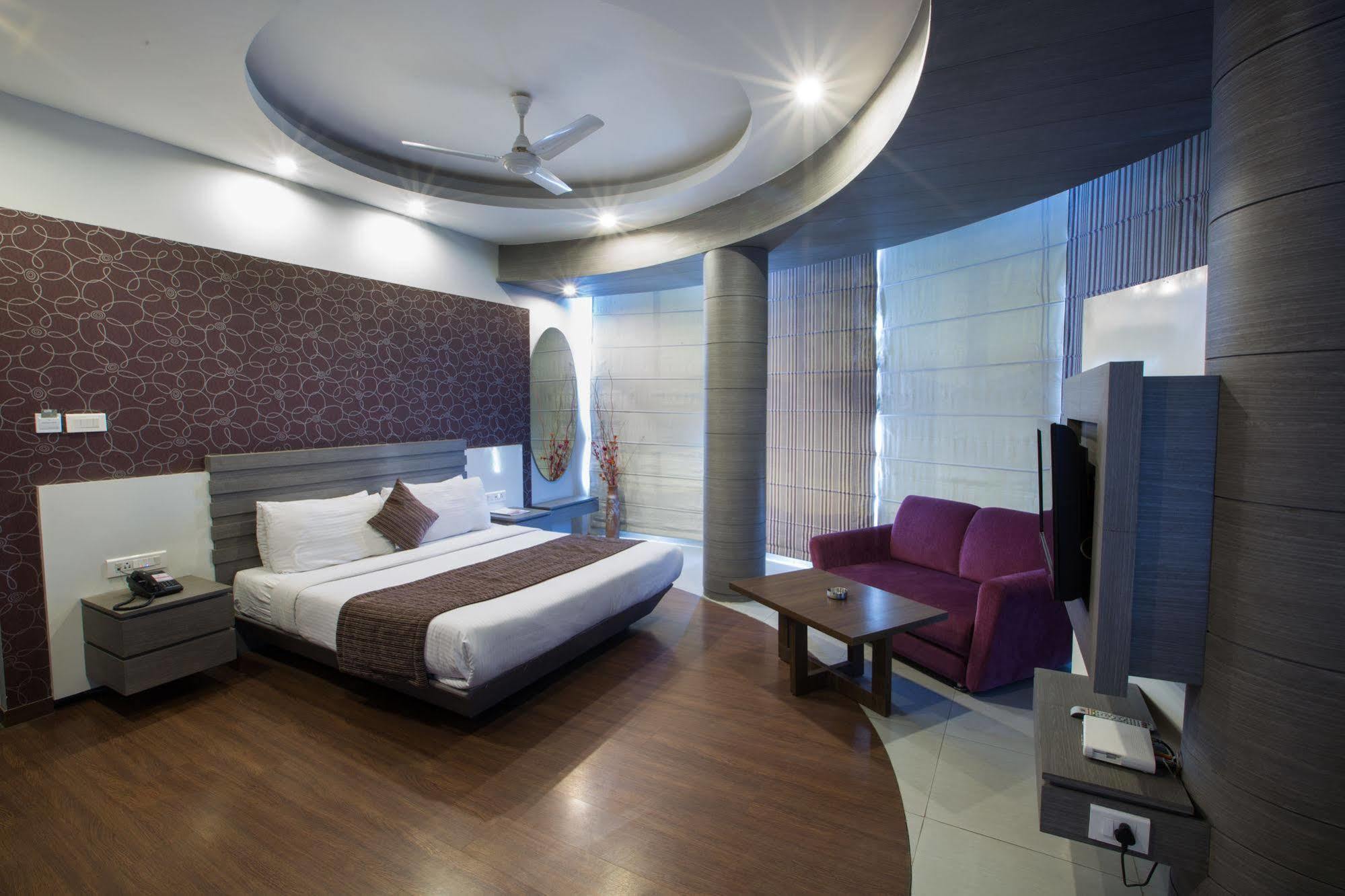 Narula's Aurrum Hotel Amritsar