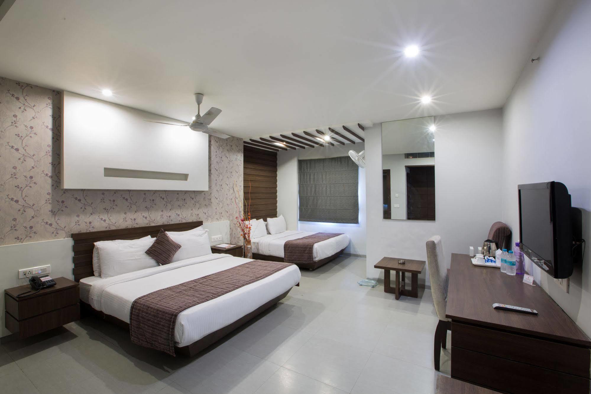 Narula's Aurrum Hotel 3*
