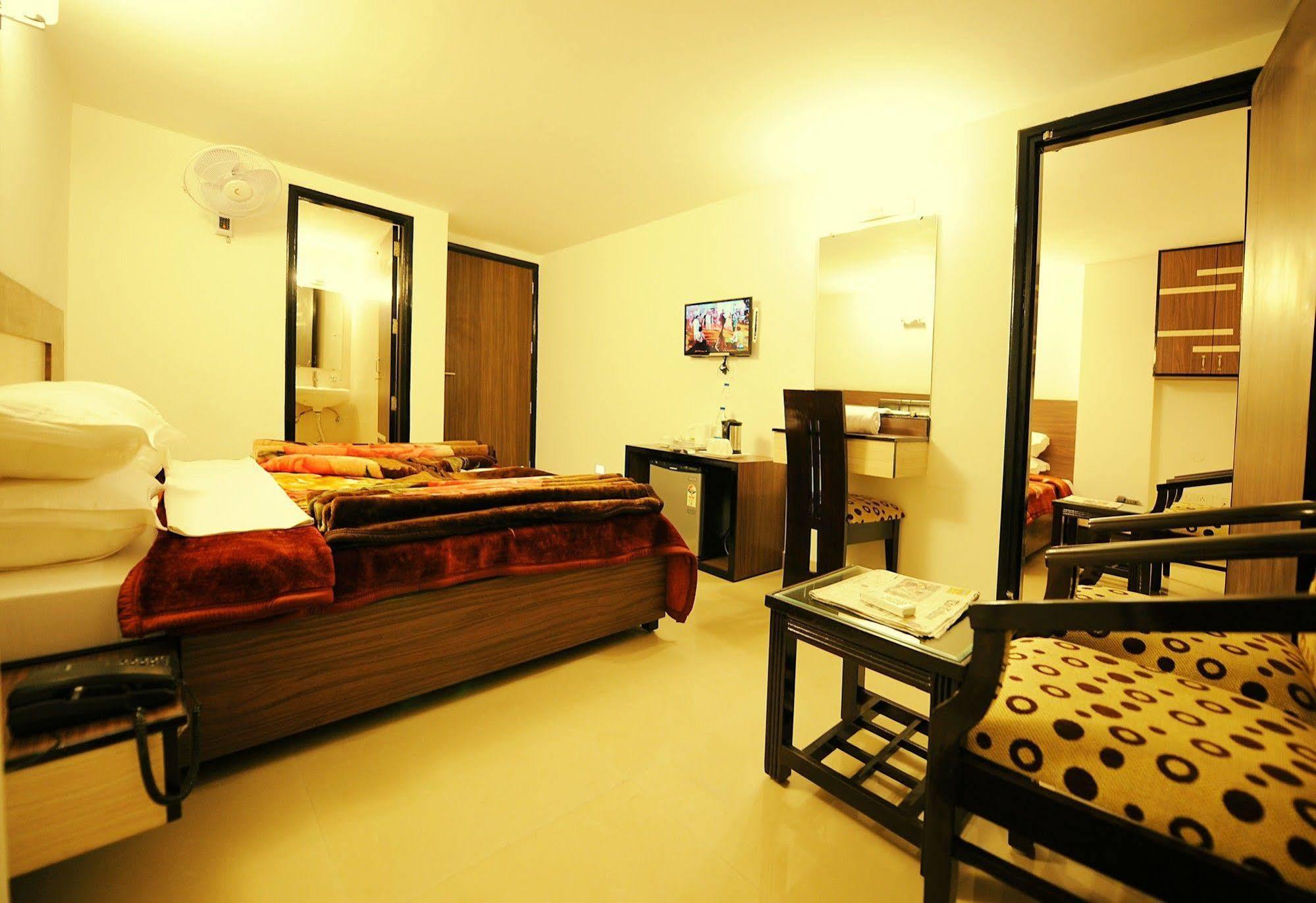 Hkj Residency 2* Amritsar