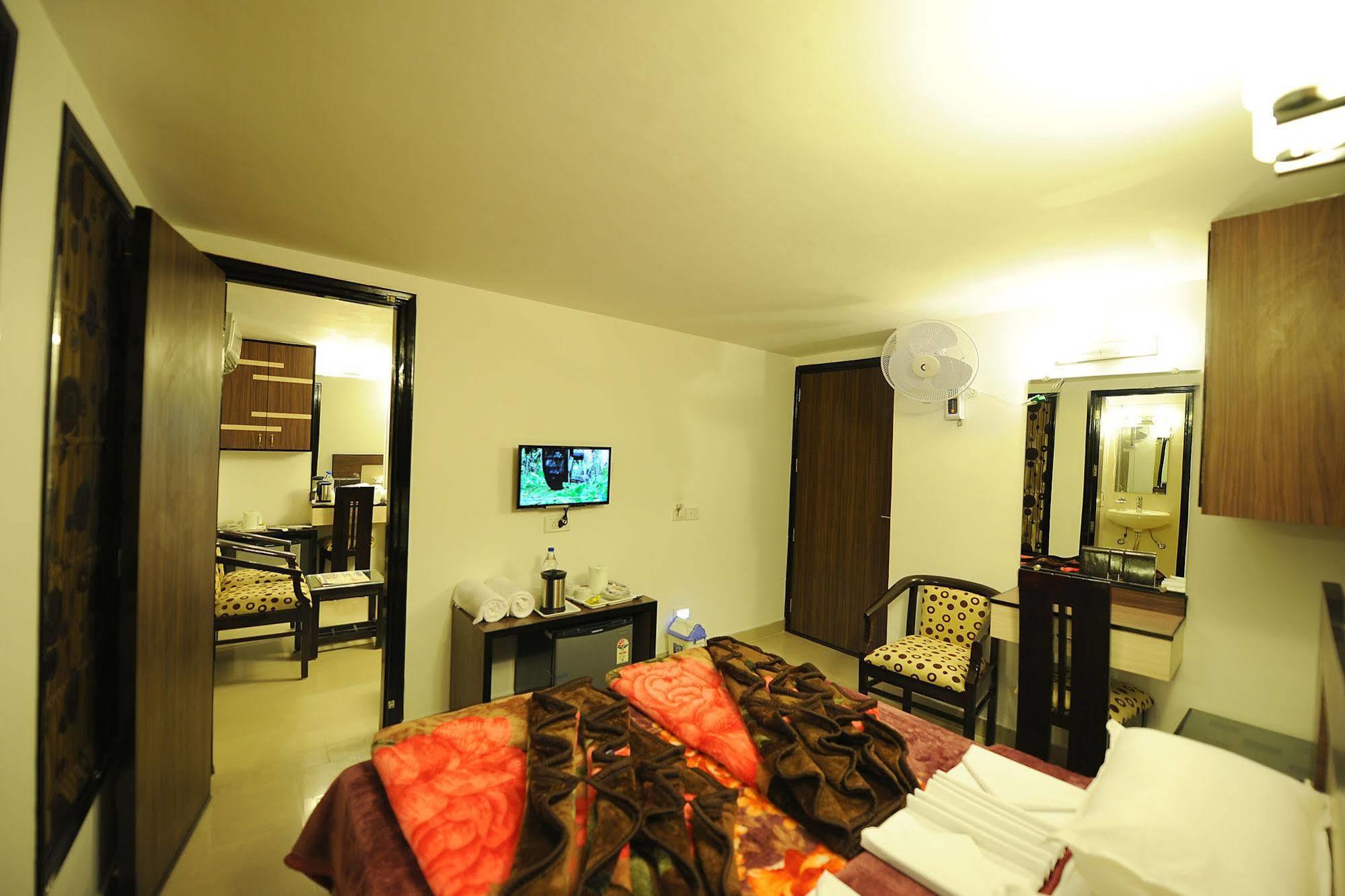 Hotel Hkj Residency