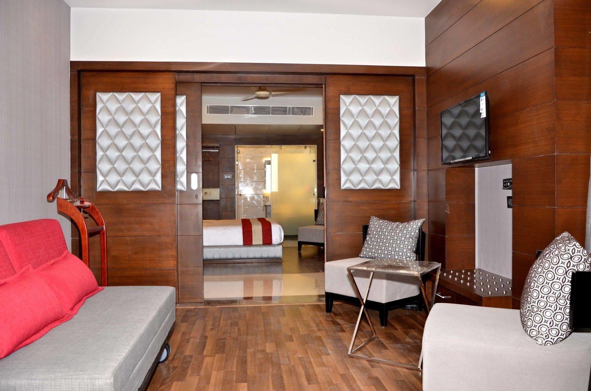 Sawera Grand Hotel