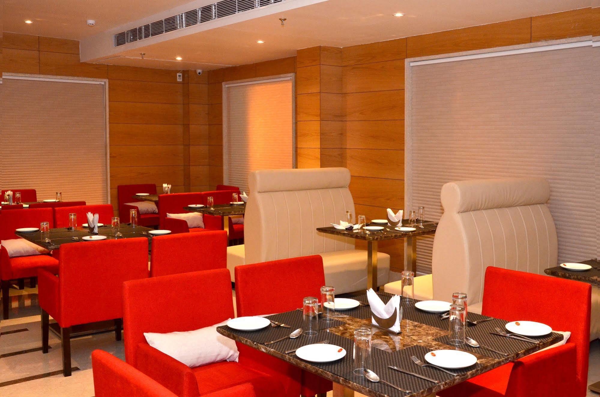 Hotel Sawera Grand Amritsar
