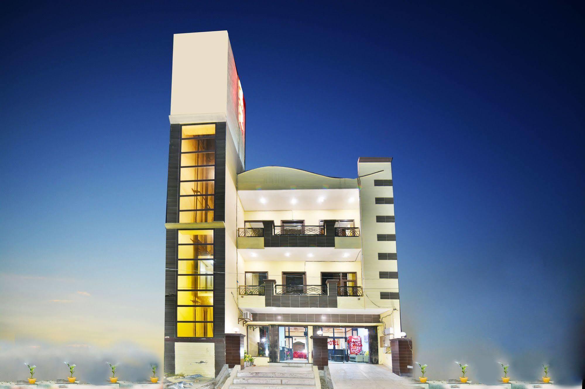 Sham Hotel Amritsar