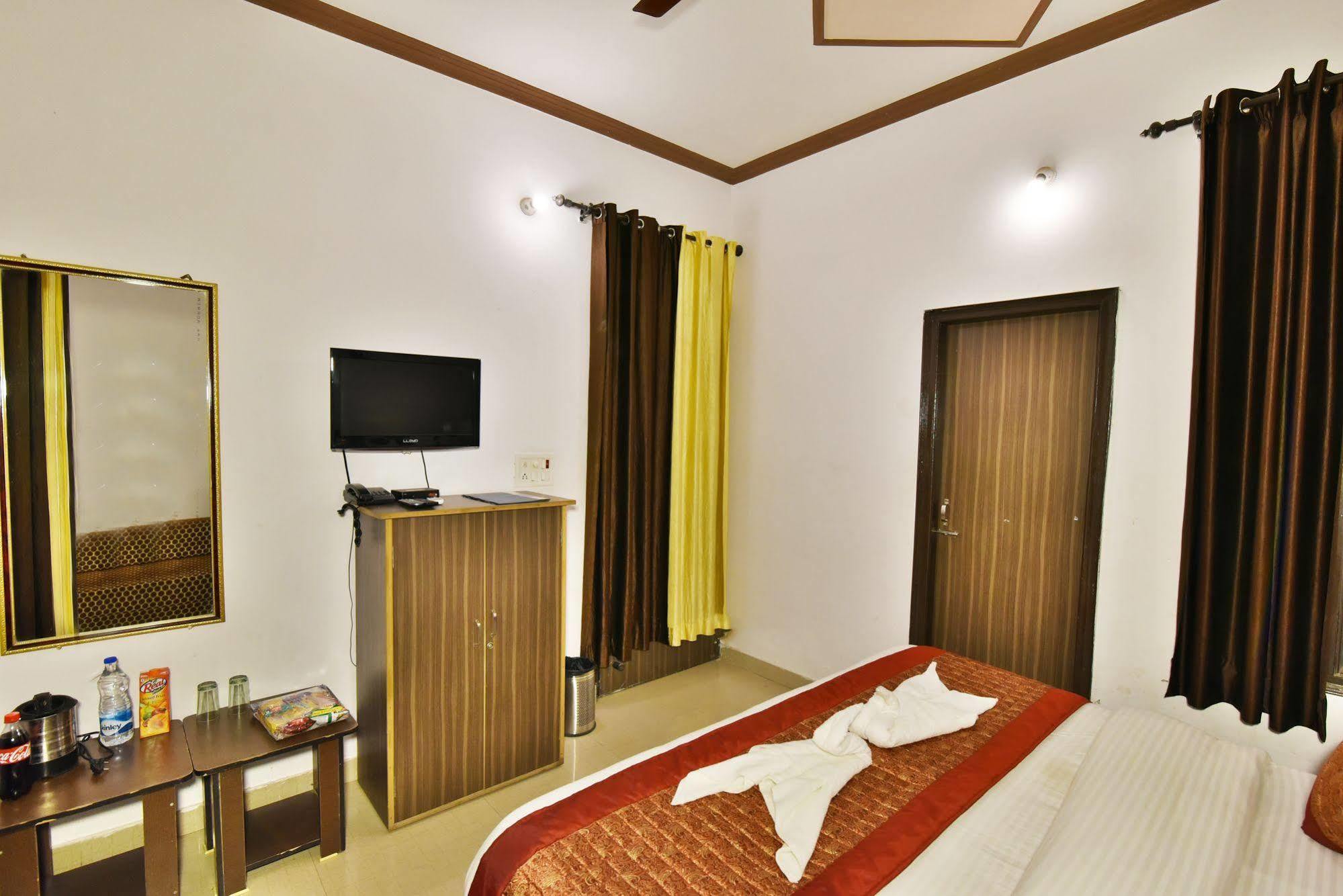 Sham Hotel Amritsar
