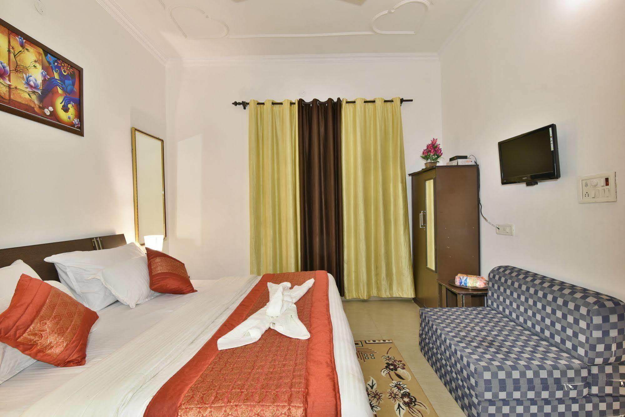 Sham Hotel 2*