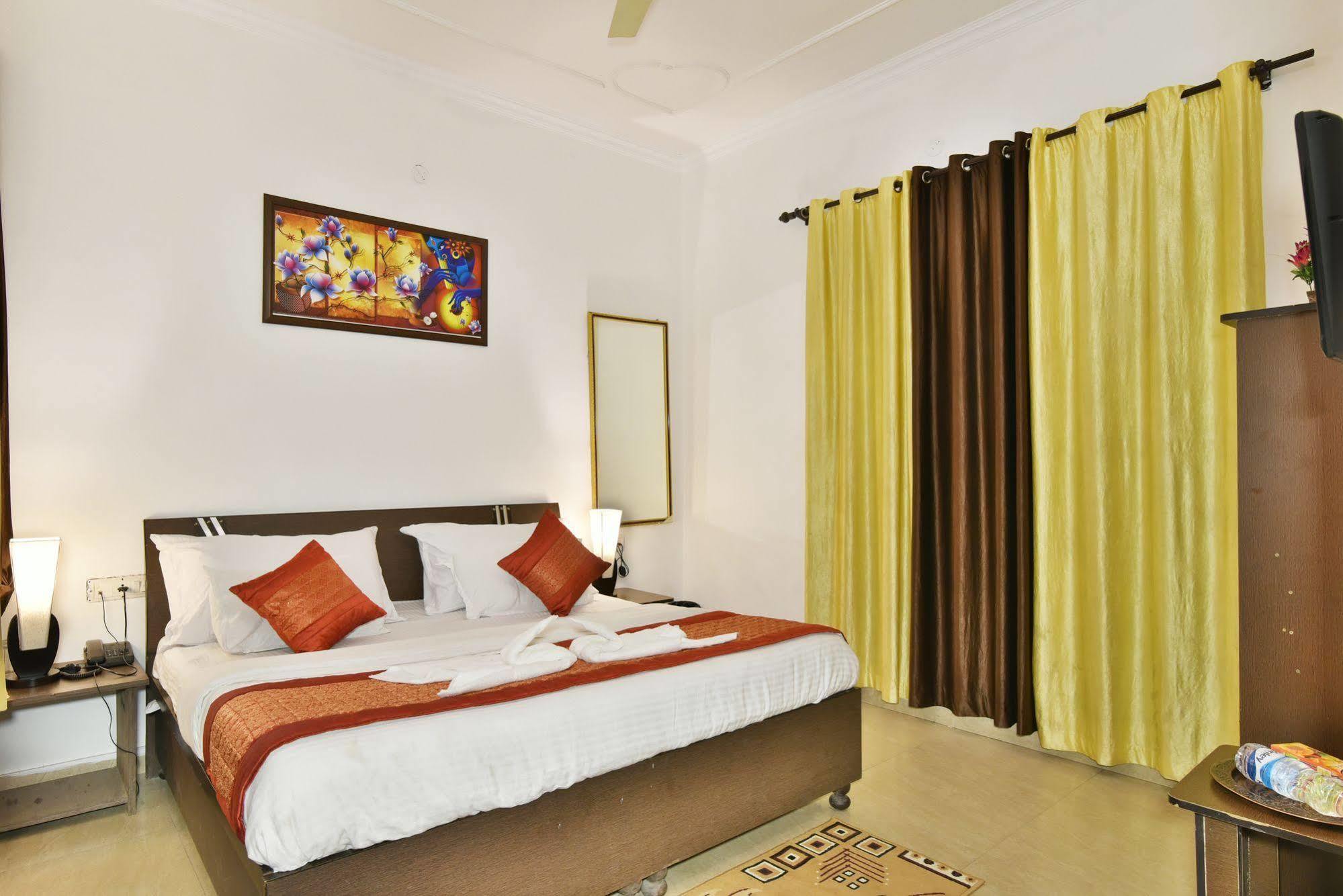 Hotel Sham 2*