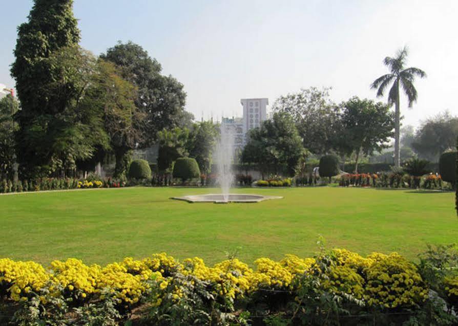 Ritz Plaza Hotel 4*