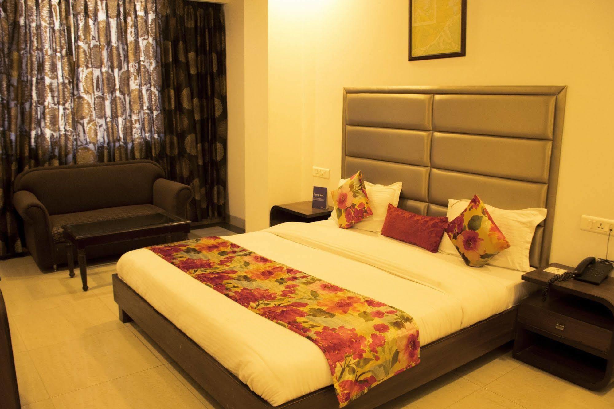 Hotel Fabhotel Aaykay Model Town Amritsar