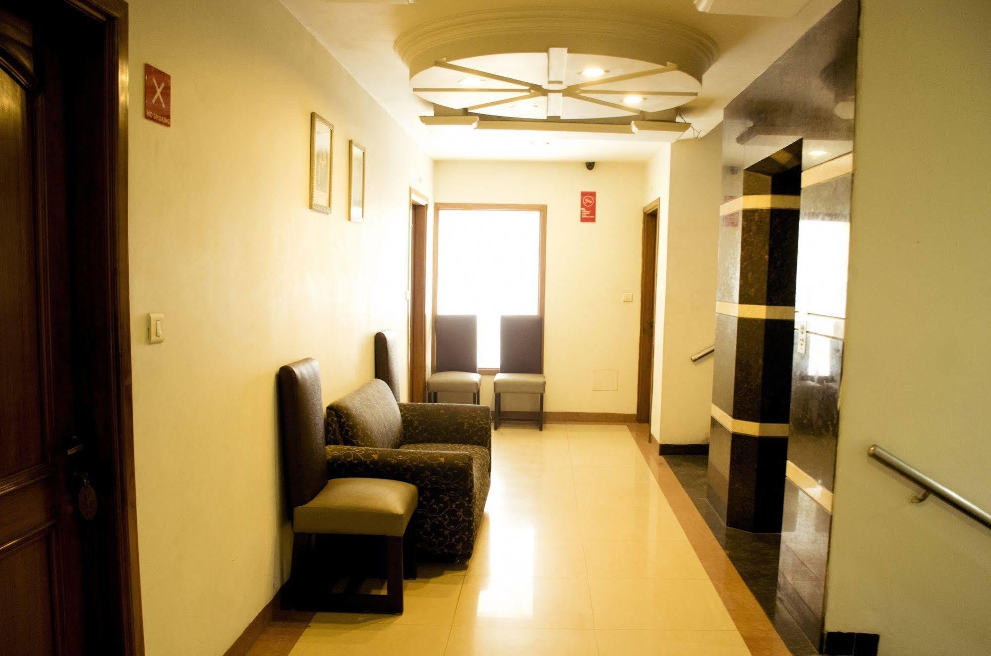 Fabhotel Aaykay Model Town Hotel Amritsar