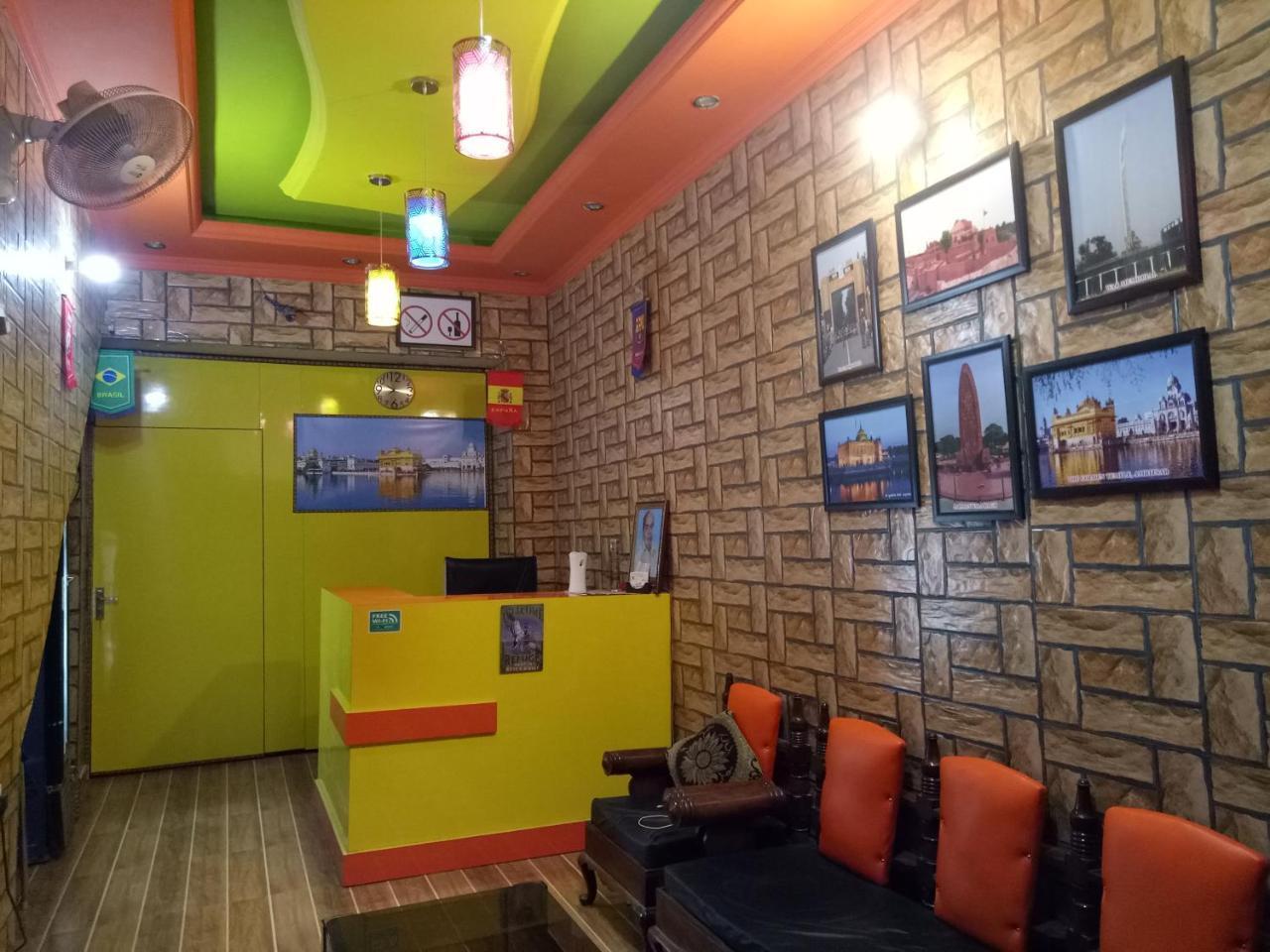 Wow Backpackers Hostel *