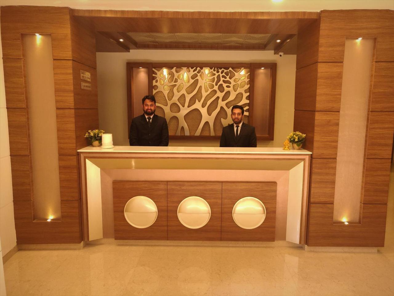 Regal Hotel 3*