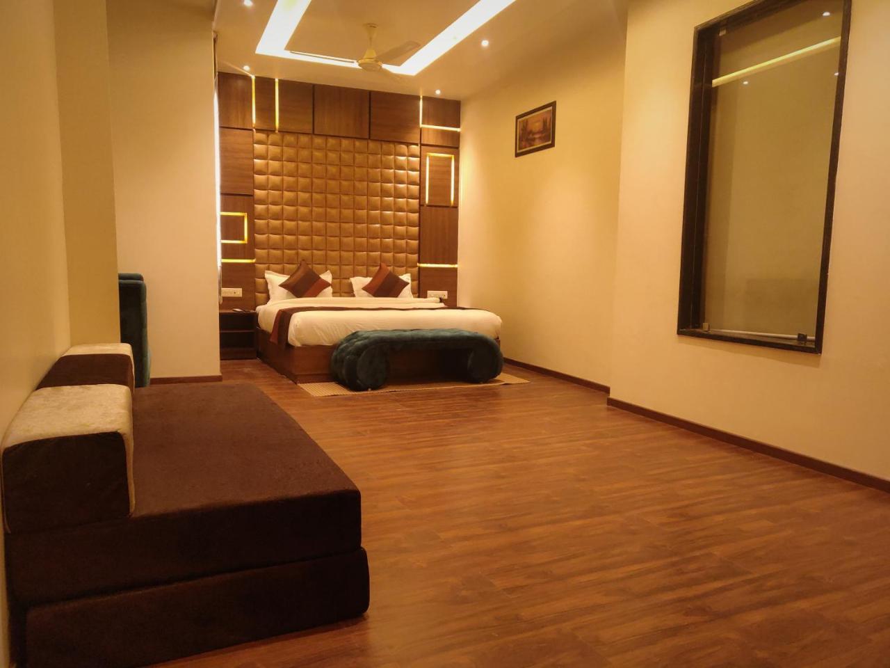 Regal Hotel
