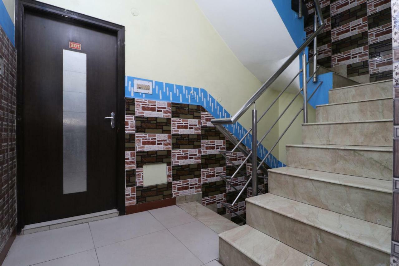 Guest house Oyo 30100 Lucky Amritsar
