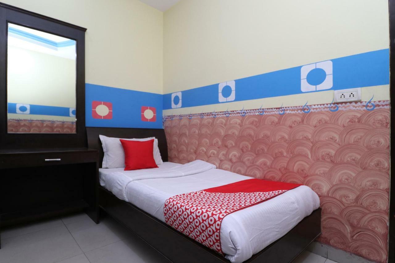 Oyo 30100 Lucky Guest house 2*