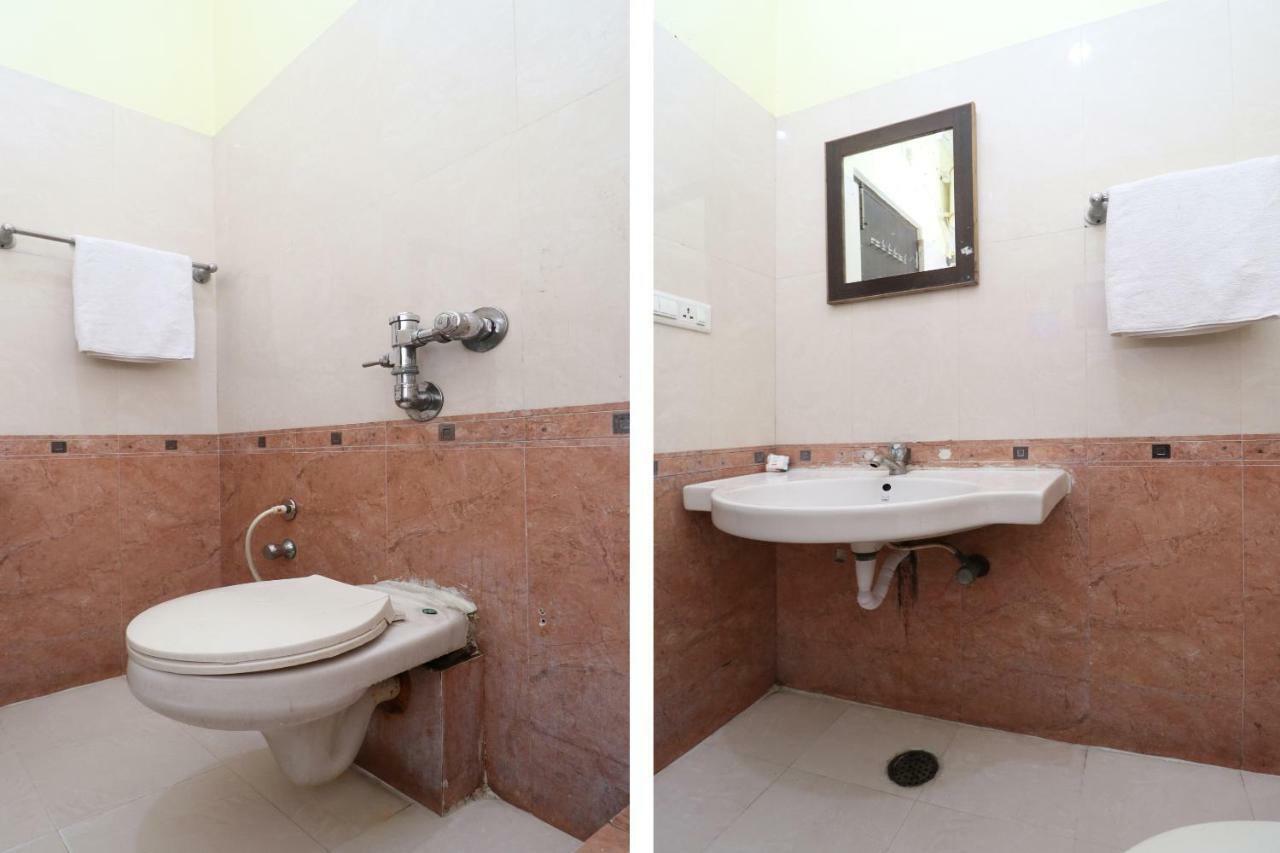 Guest house Oyo 30100 Lucky Amritsar