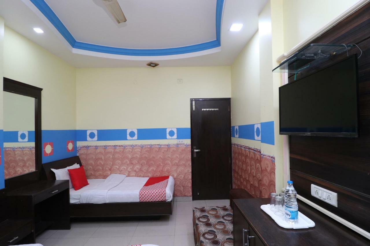 Oyo 30100 Lucky Guest house