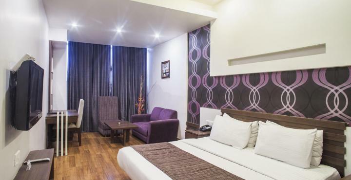 Narula's Aurrum Hotel