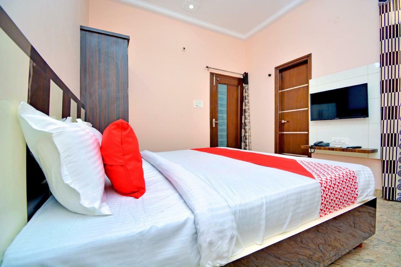 Hotel Oyo 40676 Rs 3*