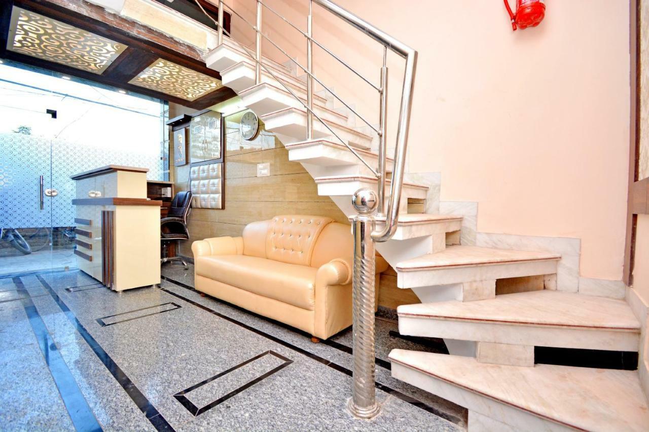 Hotel Oyo 40676 Rs