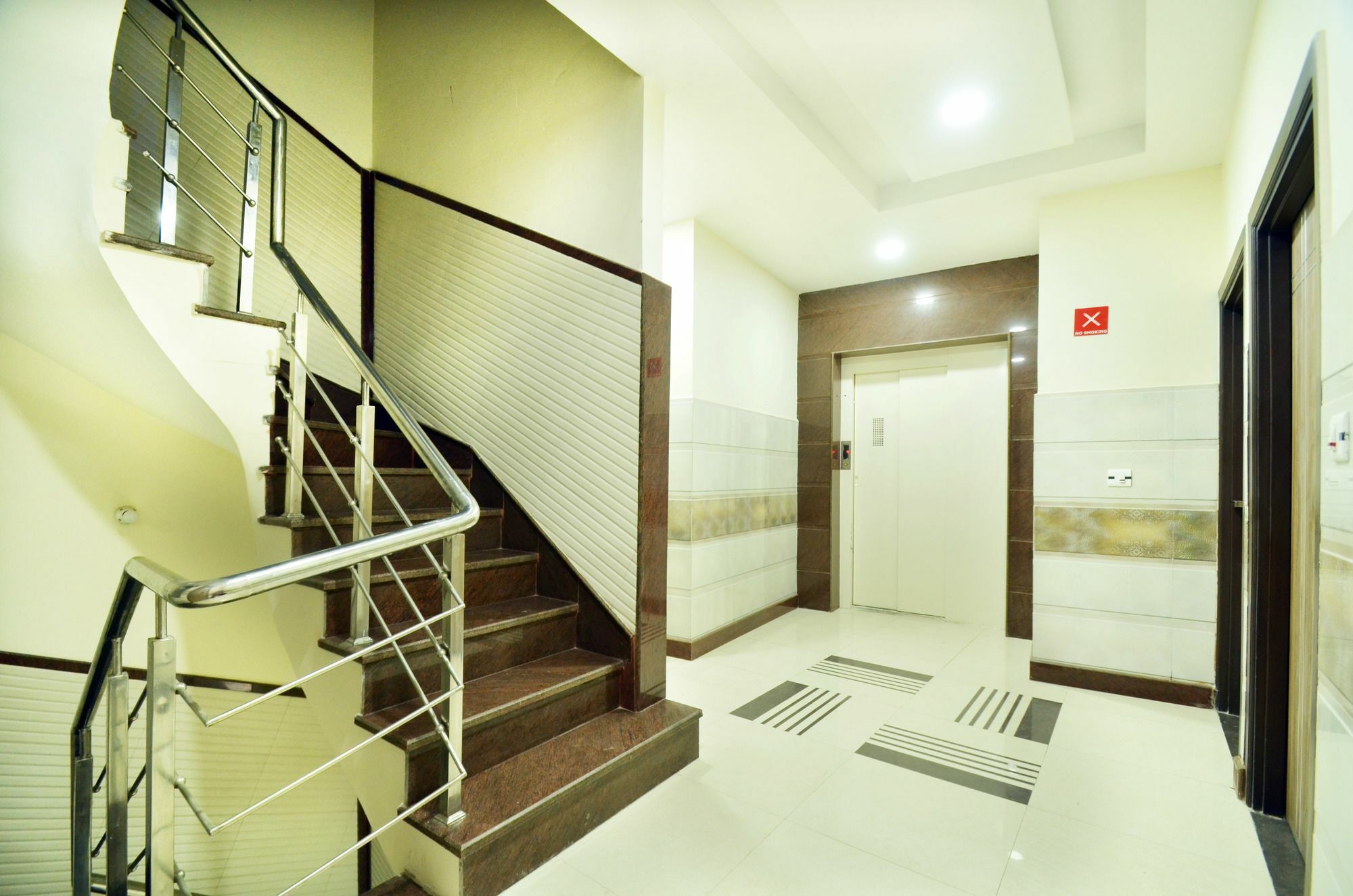 Hotel Oyo 8666 The Queen Amritsar