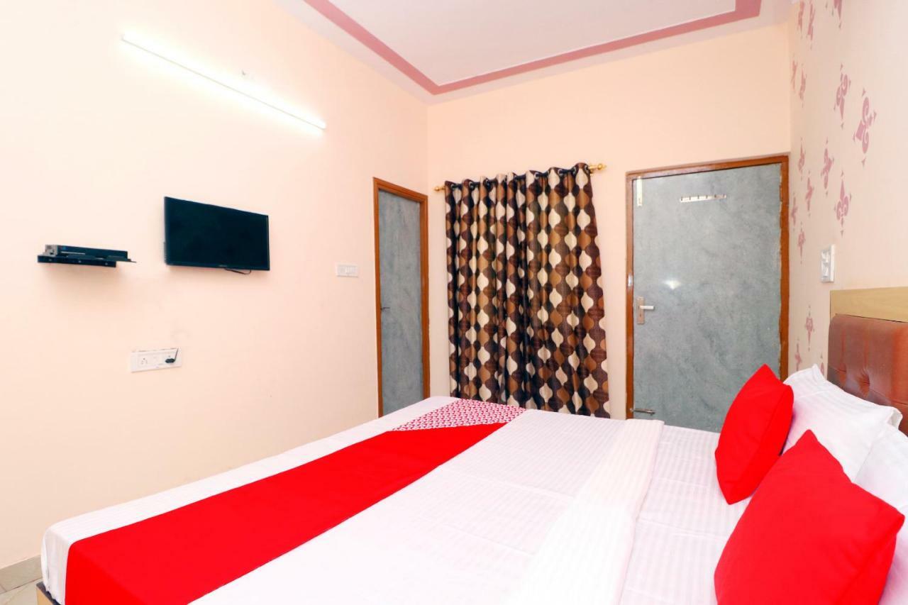 Oyo 43966 Jaura Hotel