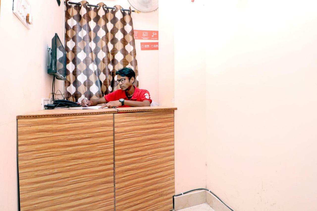 Hotel Oyo 43966 Jaura 3*