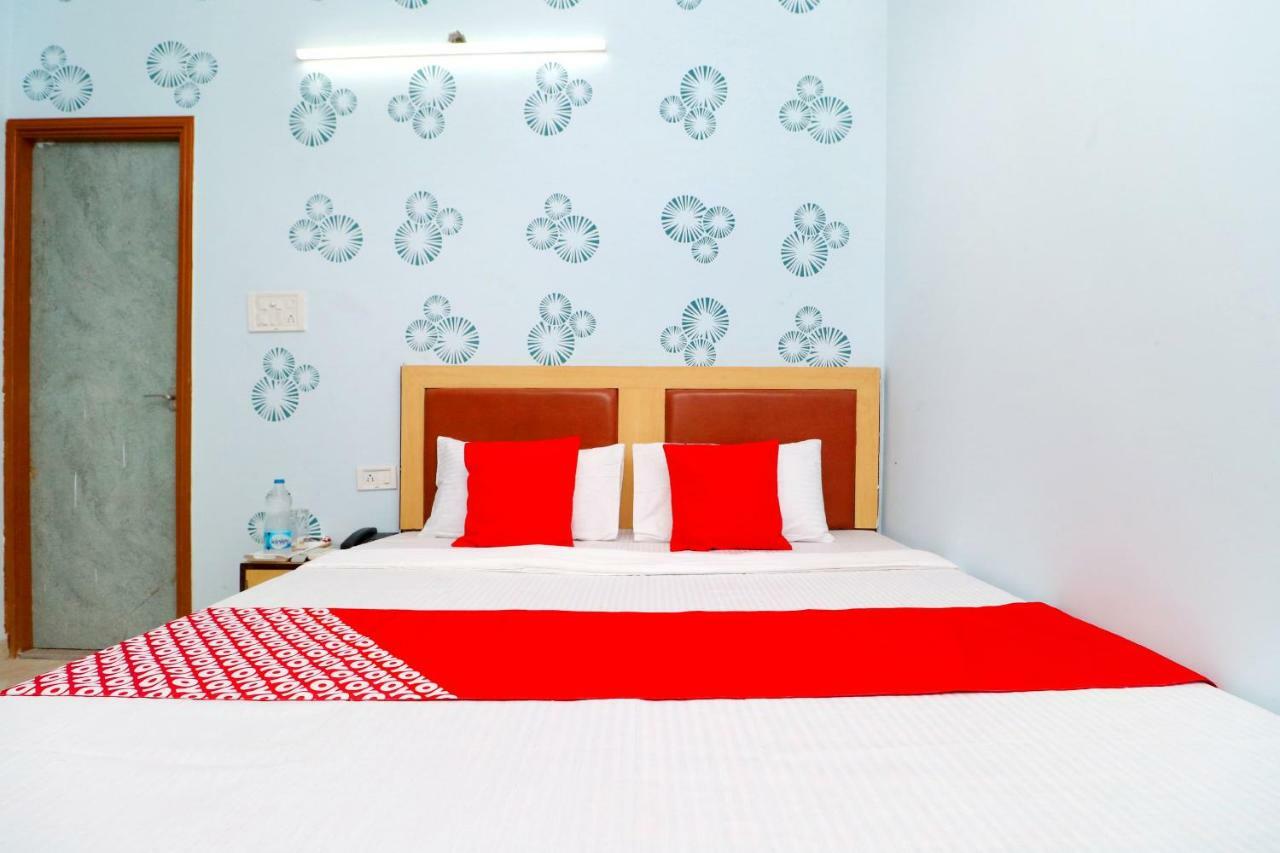 Oyo 43966 Jaura Hotel 3*