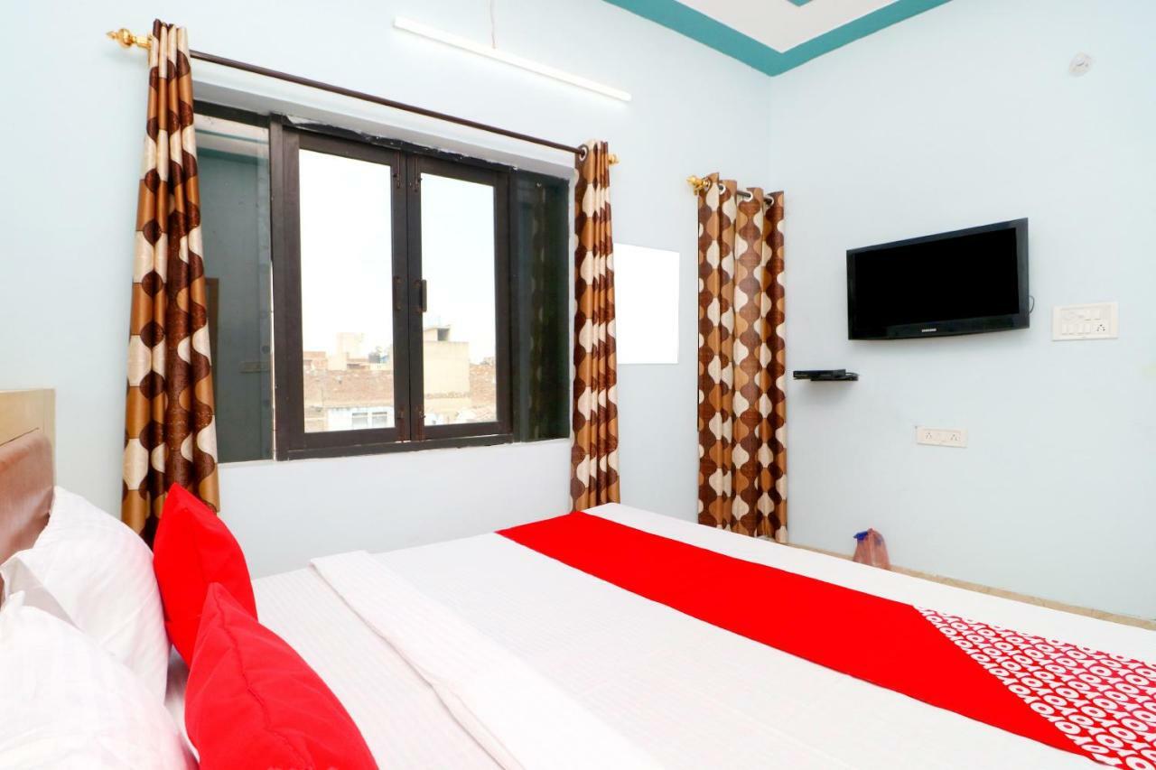 Hotel Oyo 43966 Jaura 3*