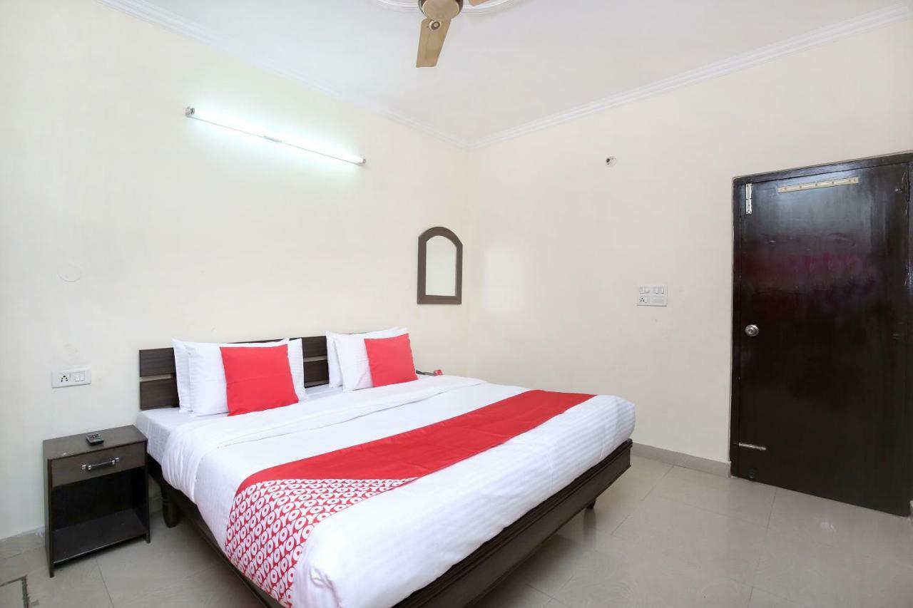 Oyo 14621 Dream Residency