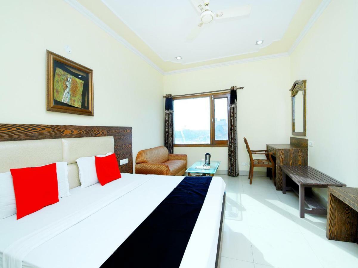 Hotel Sanjog International 3*