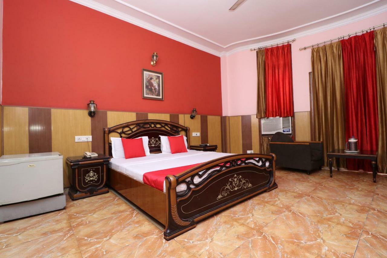 Hotel Vaccinated Staff - Capital O 35965 Kishore Castle Amritsar