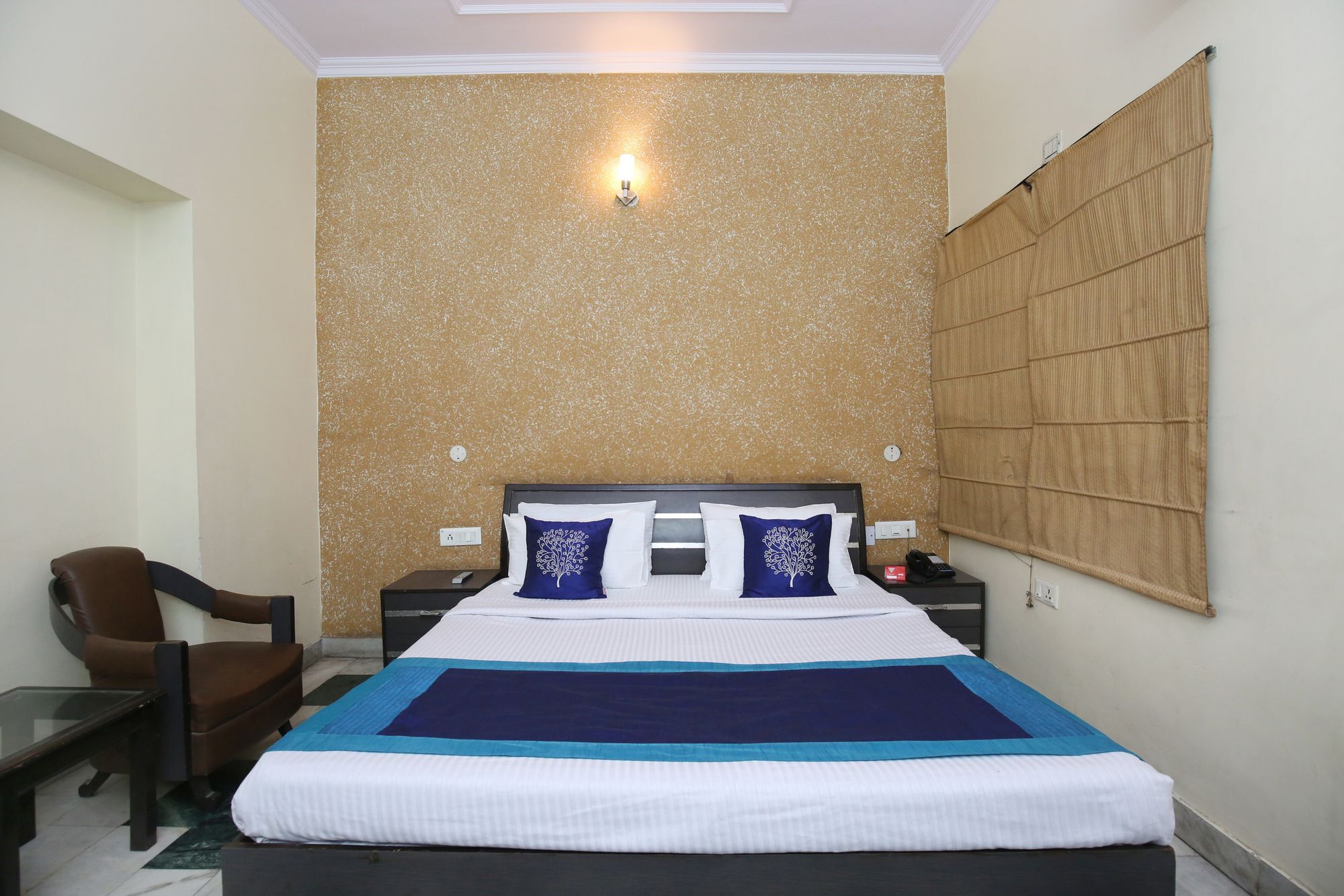 Oyo 10111 Roopa International Amritsar