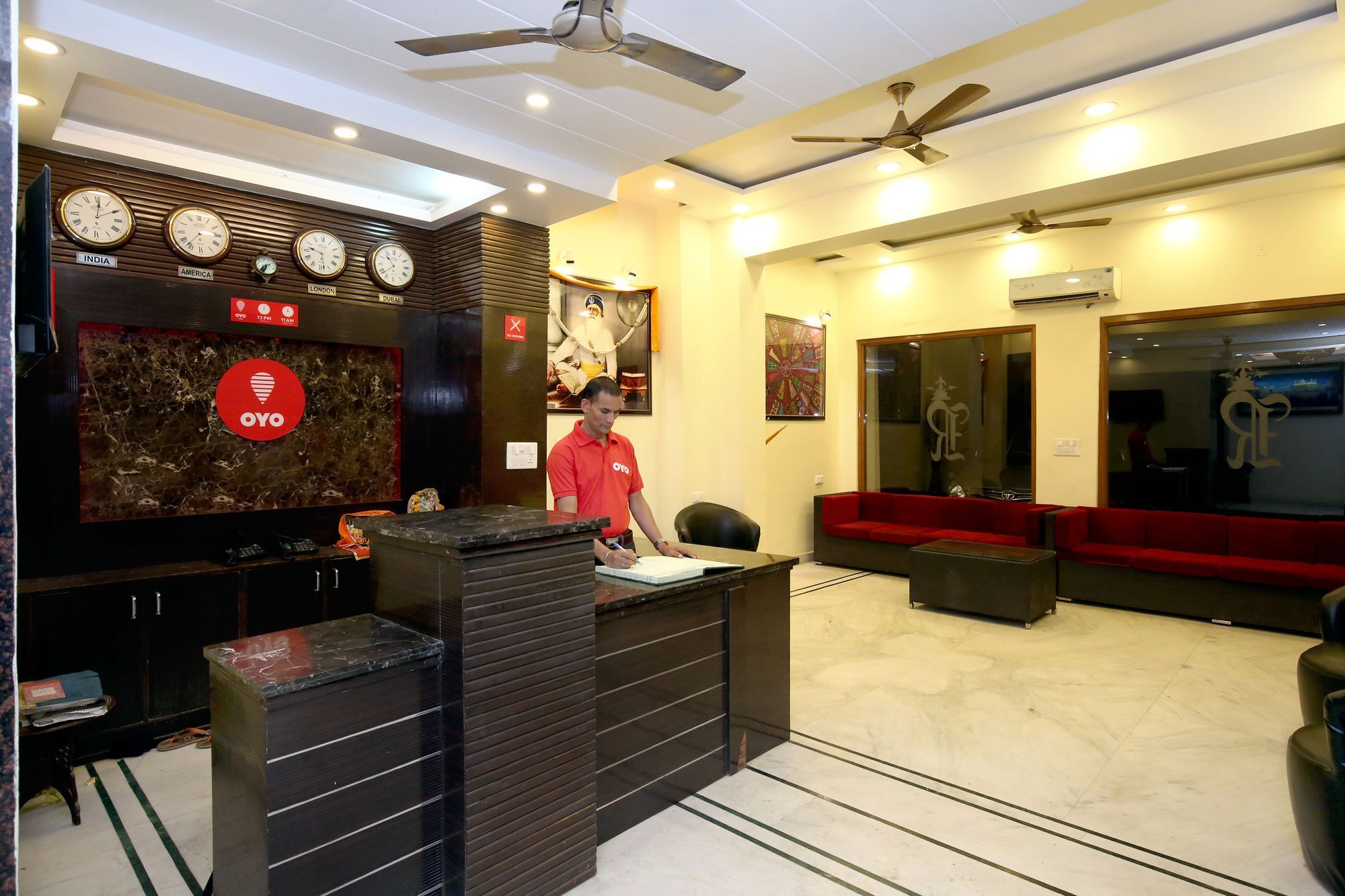 Oyo 10111 Roopa International 3* Amritsar