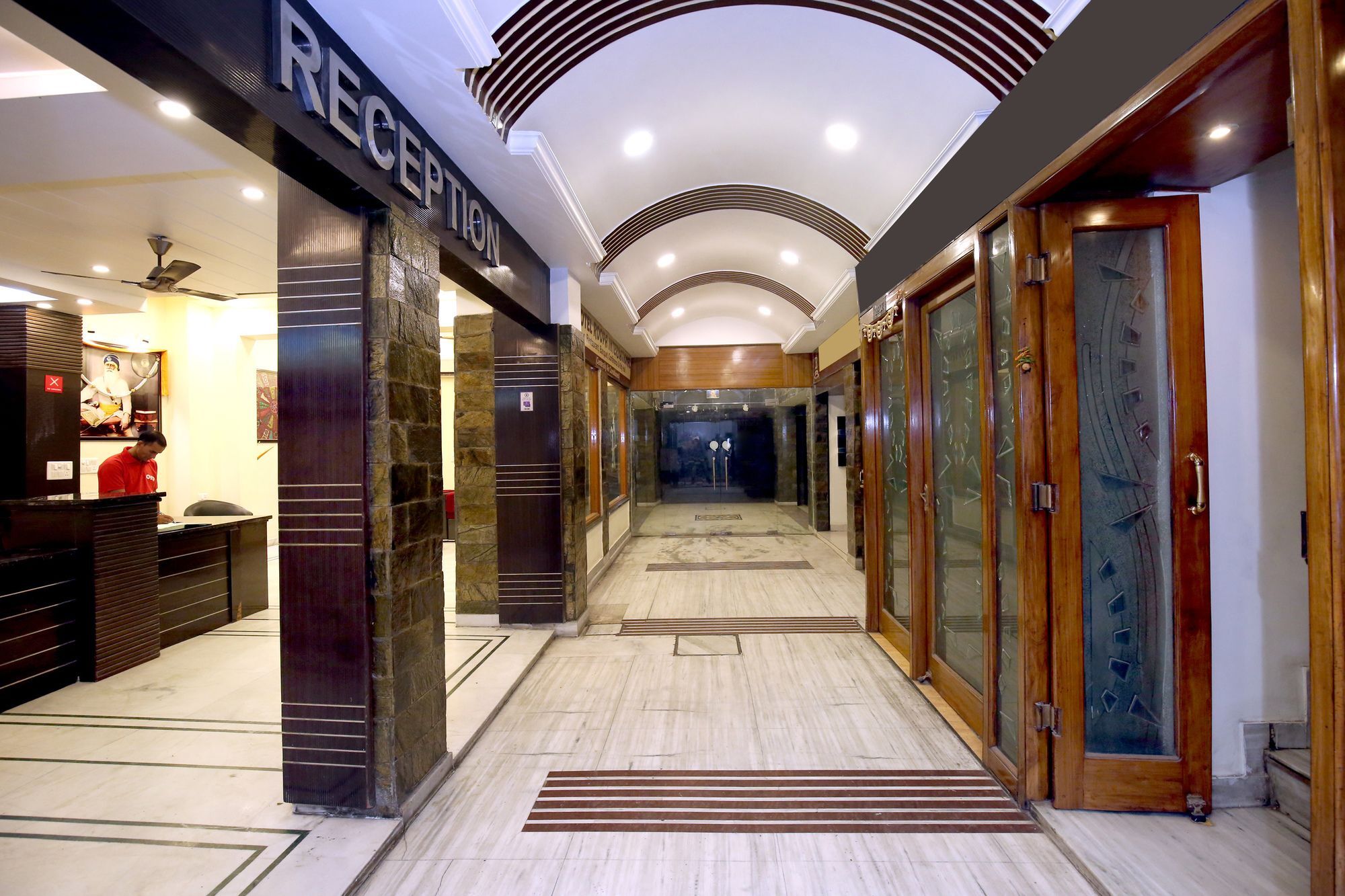 Oyo 10111 Roopa International Hotel Amritsar