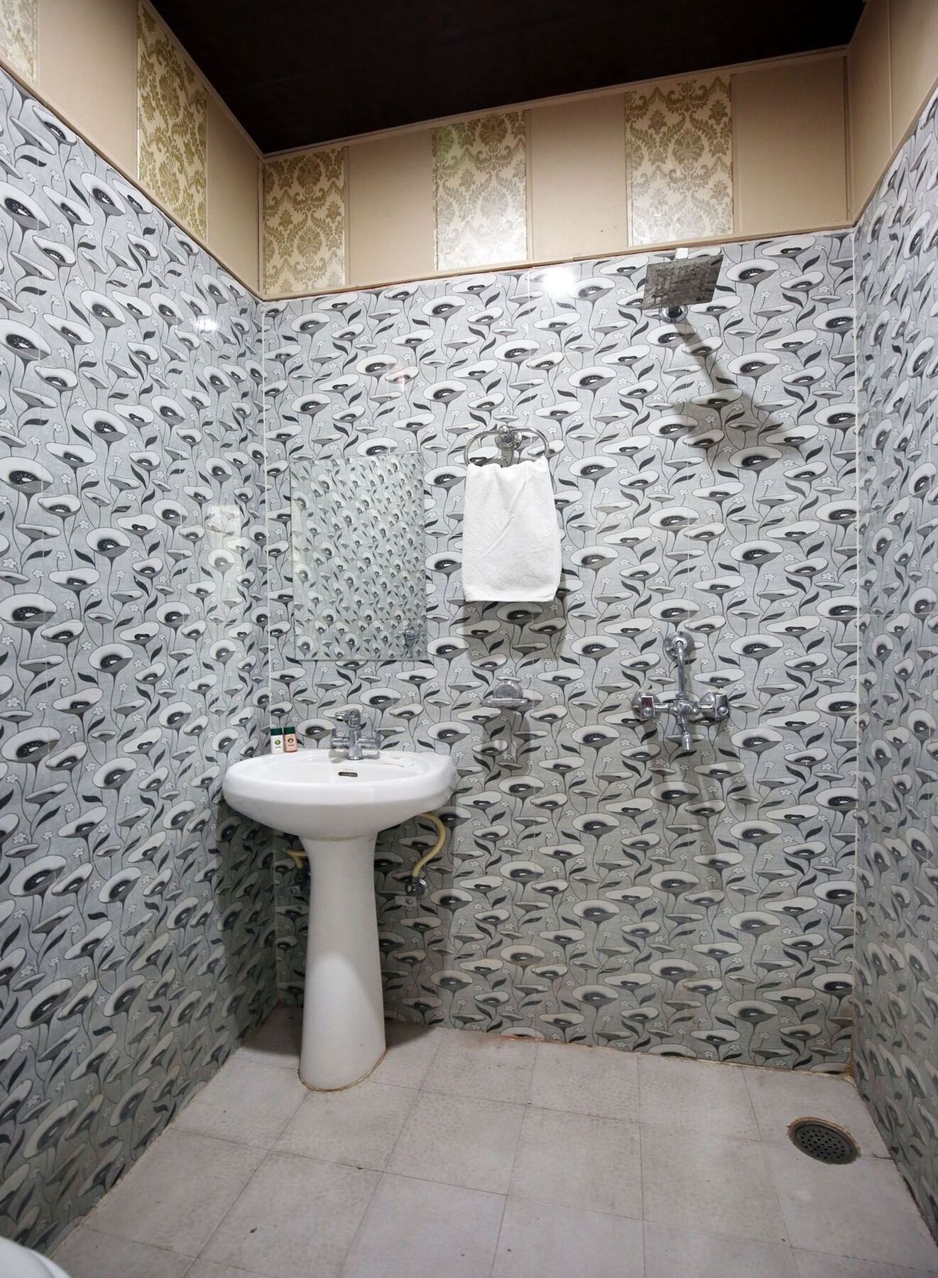 Hotel Oyo 111 Opp. Sangam Cinema 3*