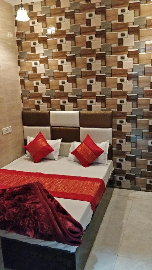 Punjabi Niwas Hotel